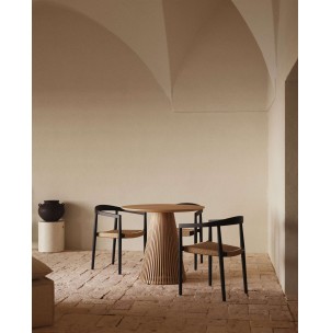 Silla exterior Ydalia, madera teca negra, ratán Kave Home J0600076SS46 2