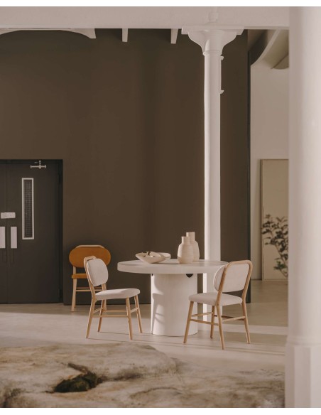 Silla Helda chenilla beige, madera roble - Kave Home; C0100010MY12