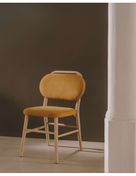 Silla Helda chenilla mostaza, madera roble - Kave Home; C0100010MY81