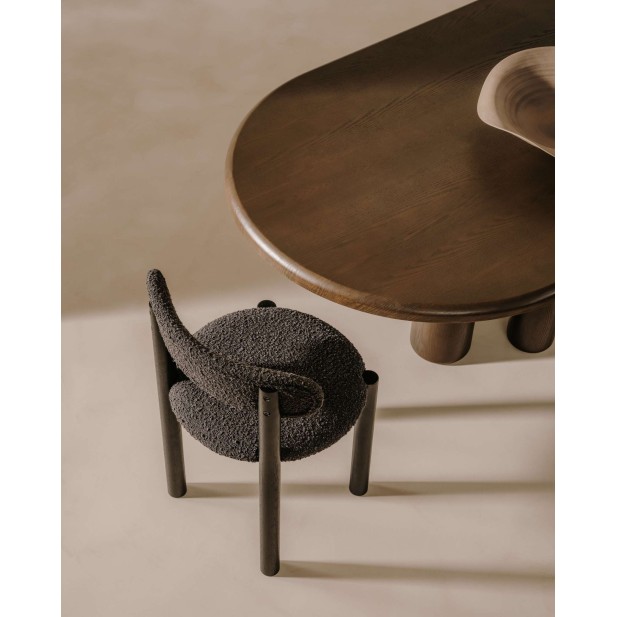 Silla Nebai borreguito negro, roble negro FSC MIX Credit - Kave Home; C0100117TB01