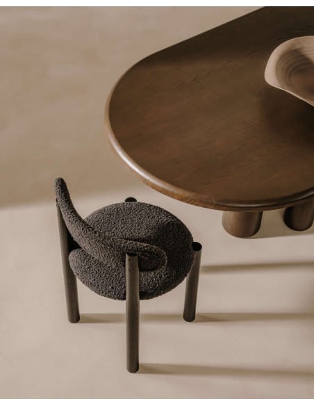 Silla Nebai borreguito negro, roble negro FSC MIX Credit - Kave Home; C0100117TB01