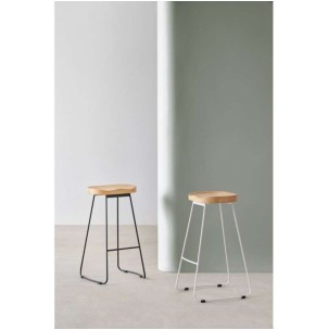 Taburete Alto SHAPT 75 cm, Metal Negro / Madera Natural. Vackart 2