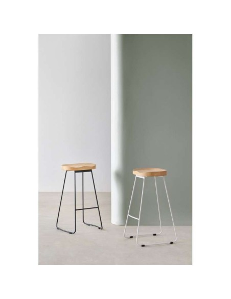 Taburete Alto SHAPT 75 cm, Metal Negro / Madera Natural. Vackart