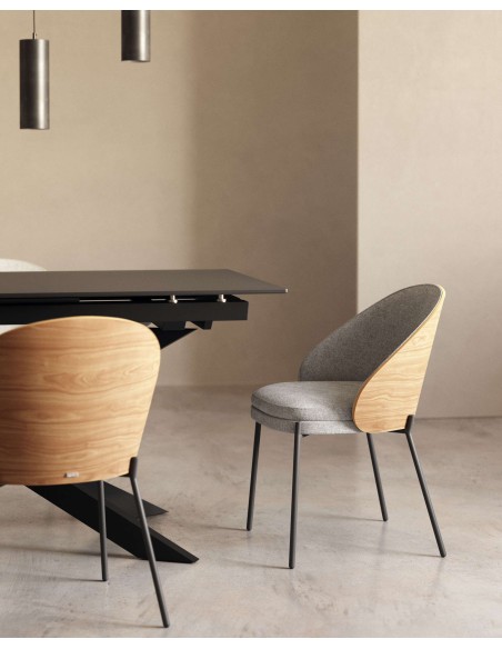 Silla Eamy gris claro, fresno natural, metal - Kave Home. C0100003HE12