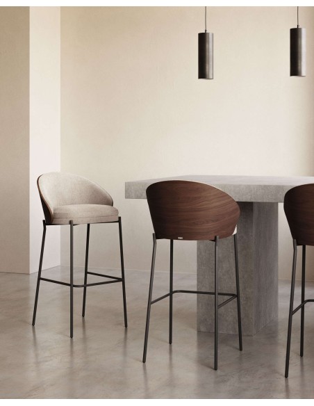 Taburete Eamy marrón claro, fresno wengué 77cm Kave Home C0600001HE033