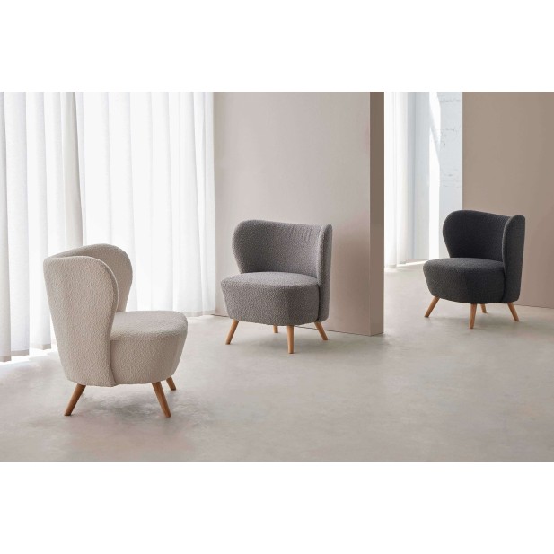 Butaca TÅGET, Textil Gris Oscuro / Madera Natural - Vackart Butaca TÅGET, Textil Gris Oscuro / Madera Natural - Vackart