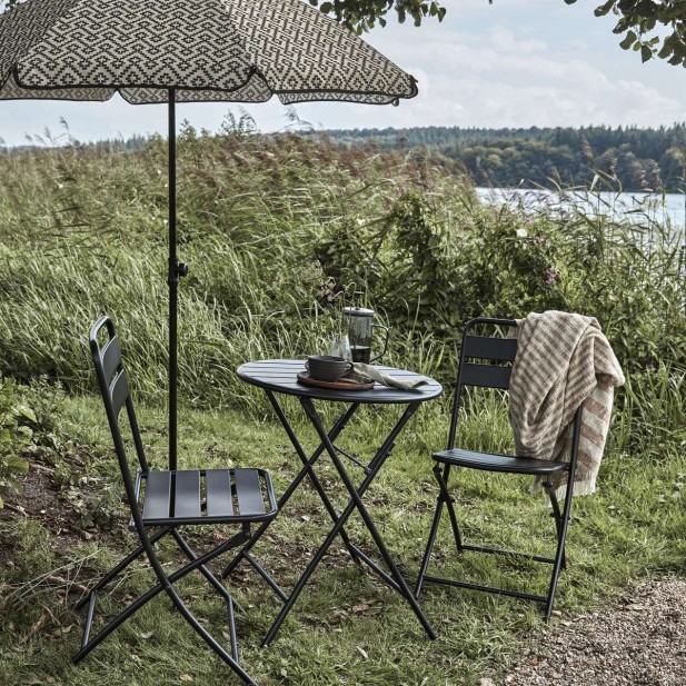 Set 1 Mesa Ø 60 cm y 3 Sillas HDHelo, Negro - House Doctor. Vackart