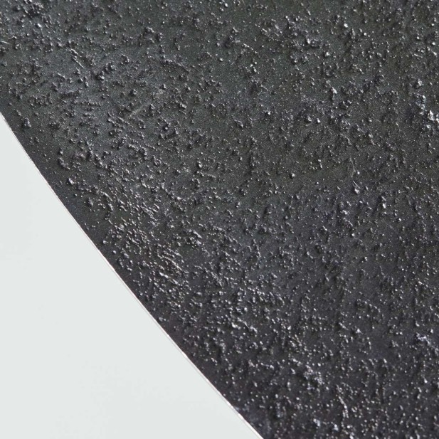 Mesa HDPan Ø61 cm, de Comedor / Metal Negro - House Doctor. Vackart