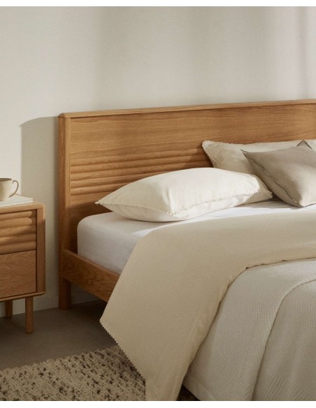 Cama Lenon de madera y chapa de roble para colchón de 160 x 200 cm FSC MIX Credit - Kave Home