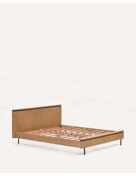 Cama Licia de madera maciza de mango y metal pintado negro para colchón de 160 x 200 cm - Kave Home
