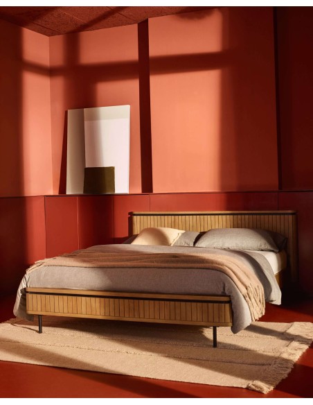 Cama Licia de madera maciza de mango y metal pintado negro para colchón de 160 x 200 cm - Kave Home