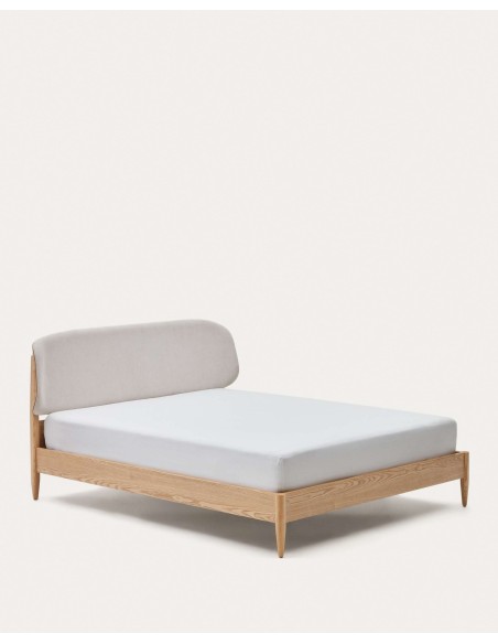 Cama Octavia de madera contrachapada de fresno y cabecero tapizado blanco 160 x 200 cm - Kave Home
