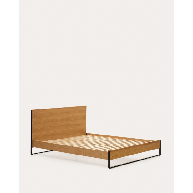 Cama Taiana de chapa de roble y patas... Cama Taiana de chapa de roble y patas...