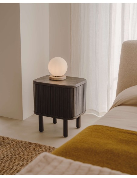 Mesita de noche Mailen en chapa de fresno con acabado natural 50 x 55 cm - Kave Home