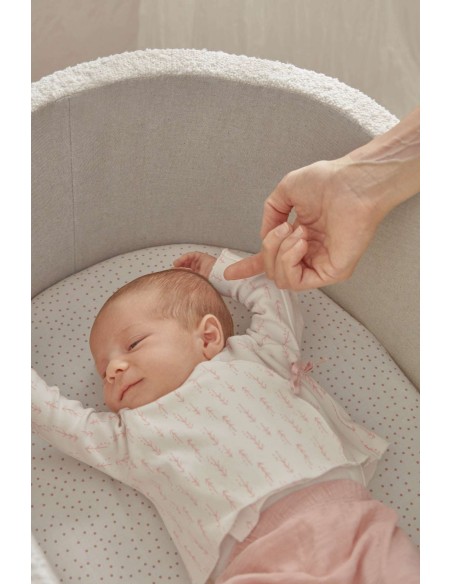 Moisés Adara de borreguito blanco y madera maciza de haya 69 x 46 cm - Kave Home