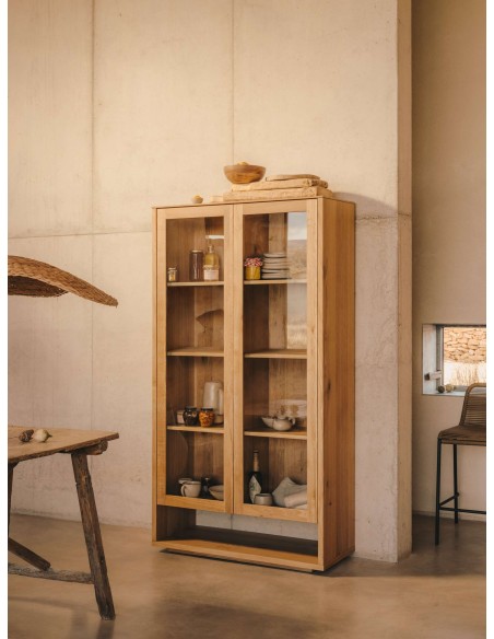 Vitrina Alguema de chapa en roble con acabado natural 100 x 185 cm - Kave Home