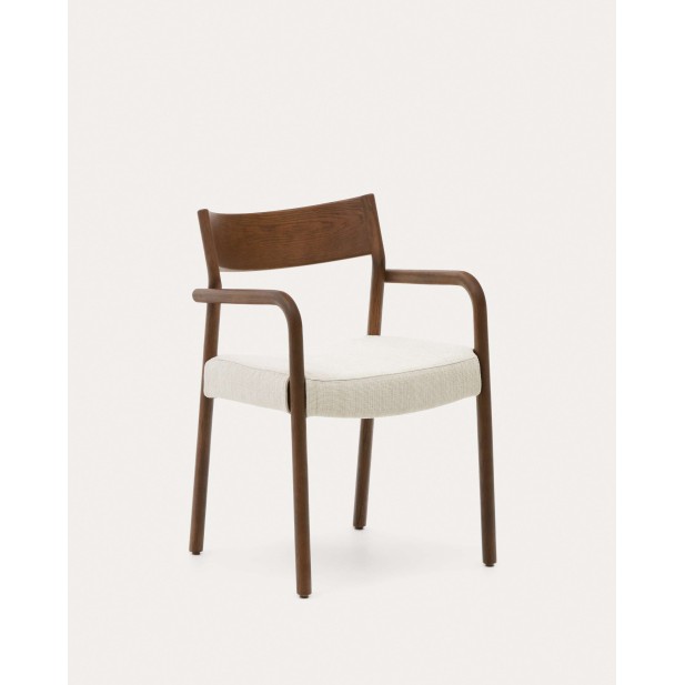 Silla Falconera de chenilla beige y madera maciza de roble FSC Mix Credit con acabado nogal - Kave Home