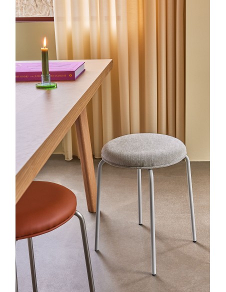 Taburete Bajo STACK, Metal / Textil Gris - Hübsch