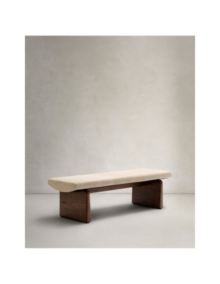 Banco Topaz de chenilla beige y madera maciza de fresno con acabado nogal 150cm FSC 100% - Kave Home