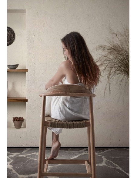 Taburete NINA 76 cm Alto, Acacia Natural - Kave Home. Vackart