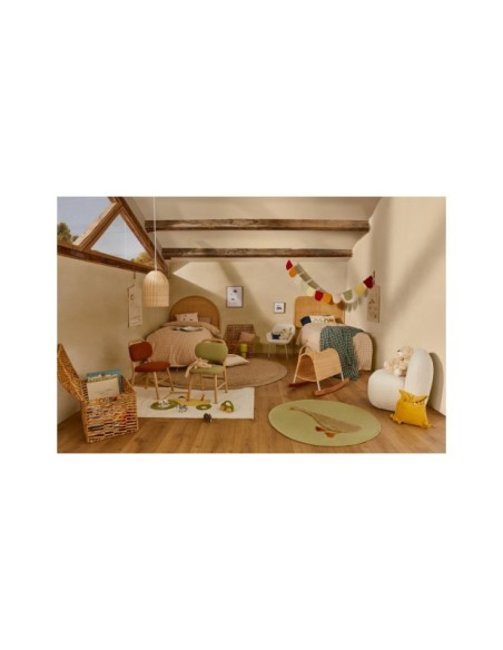 Butaca infantil Bucky de borreguito blanco FSC 100% - Kave Home