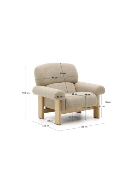 Butaca Cabana de chenilla beige y patas de madera maciza de fresno acabado natural FSC 100% - Kave Home