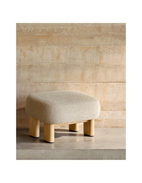 Reposapiés Cabana chenilla beige y patas madera maciza fresno acabado natural 65x55,4cm FSC 100% - Kave Home