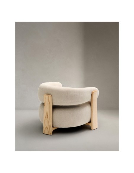 Butaca Granite chenilla beige y patas de madera maciza fresno acabado natural FSC 100% - Kave Home