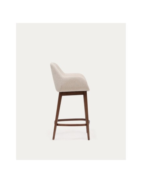 Taburete Konna beige y patas de madera maciza de fresno acabado oscuro 65 cm - Kave Home