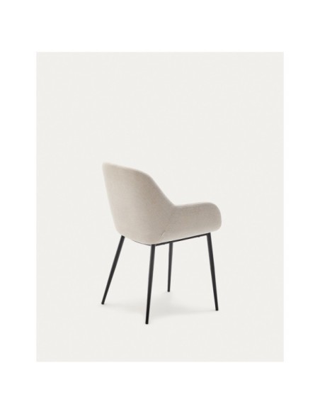 Silla Konna beige y patas de acero con acabado pintado negro - Kave Home