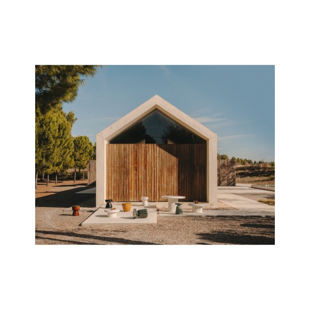 Mesa auxiliar exterior Mesquida de... Mesa auxiliar exterior Mesquida de...