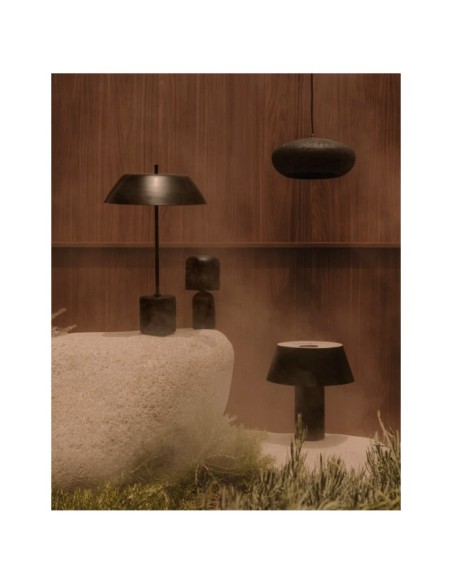 Lámpara de mesa Monze de metal pintado negro - Kave Home