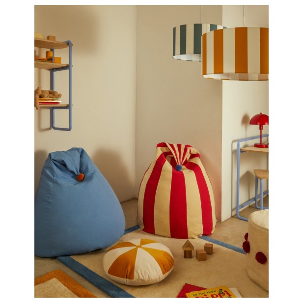 Estantería Tinn de chapa de fresno y... Estantería Tinn de chapa de fresno y...