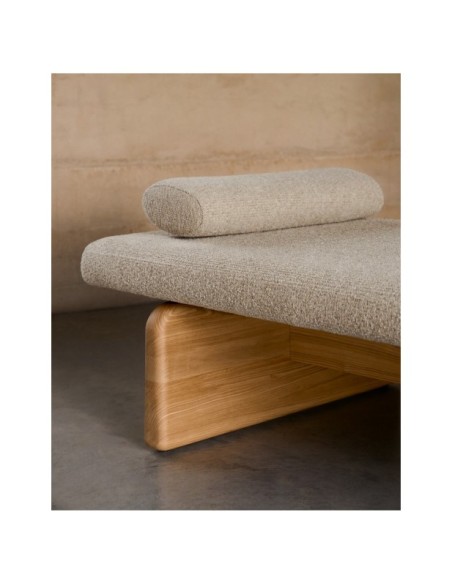 Diván Topaz de chenilla beige y madera maciza de fresno con acabado natural 200cm FSC 100% - Kave Home