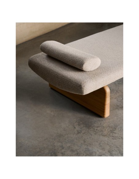 Diván Topaz de chenilla beige y madera maciza de fresno con acabado natural 200cm FSC 100% - Kave Home