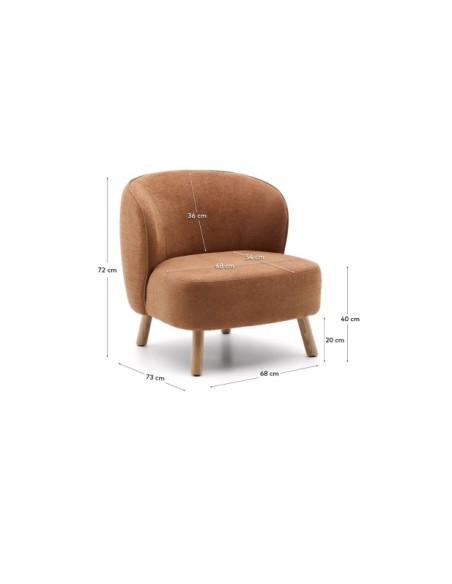 Butaca Ulit de chenilla terracota y patas de madera maciza haya acabado natural - Kave Home