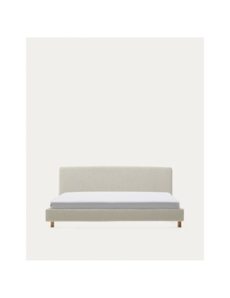 Cama desenfundable Valma de chenilla perla y patas madera maciza de haya colchón de 180x200cm - Kave Home