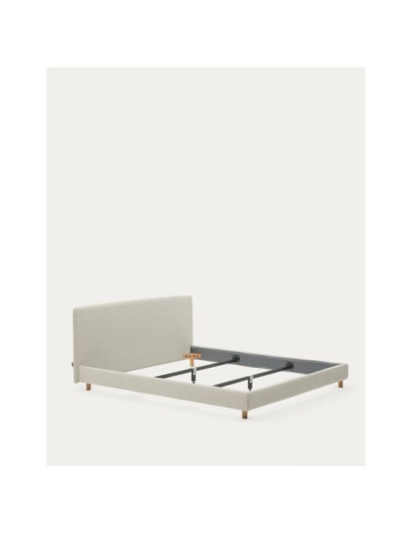 Cama desenfundable Valma de chenilla perla y patas madera maciza de haya colchón de 180x200cm - Kave Home