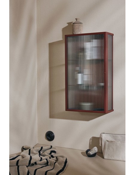 Aparador HAZE, Cristal Estriado / Metal Rojo Óxido - Ferm Living