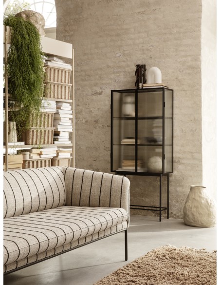 Vitrina HAZE, Cristal Estriado / Metal Negro - Ferm Living