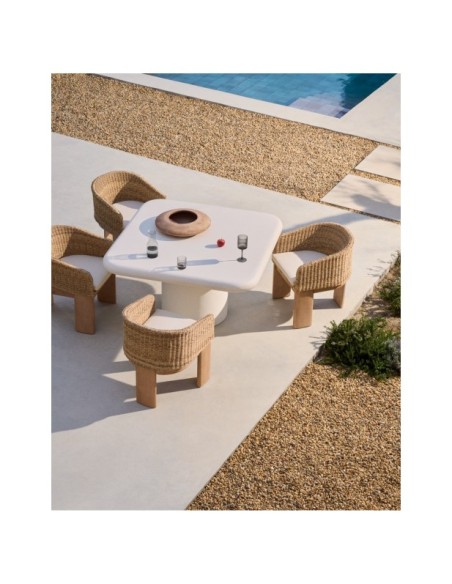 Mesa Addaia de cemento blanco 135 x 135 cm - Kave Home