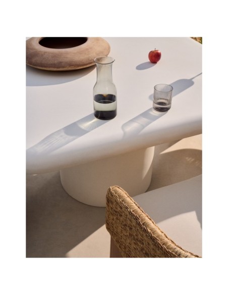 Mesa Addaia de cemento blanco 135 x 135 cm - Kave Home