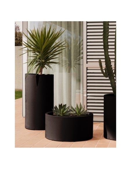 Macetero Aiguablava de cemento negro Ø 62 cm - Kave Home