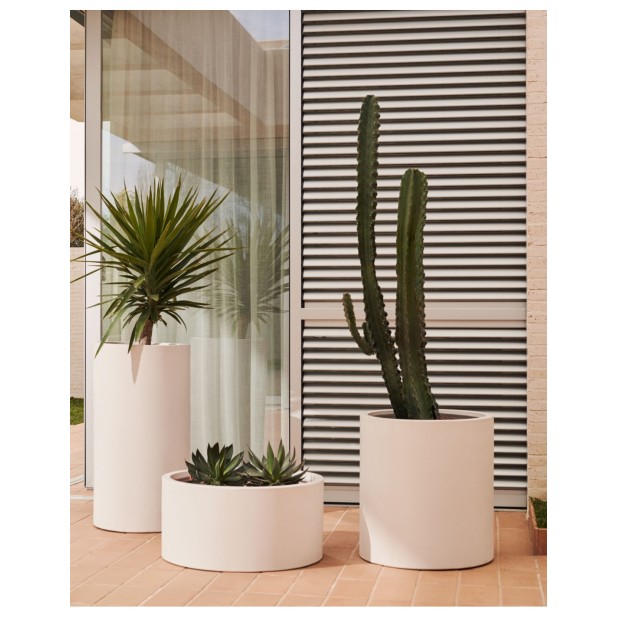 Macetero Aiguablava de cemento blanco...