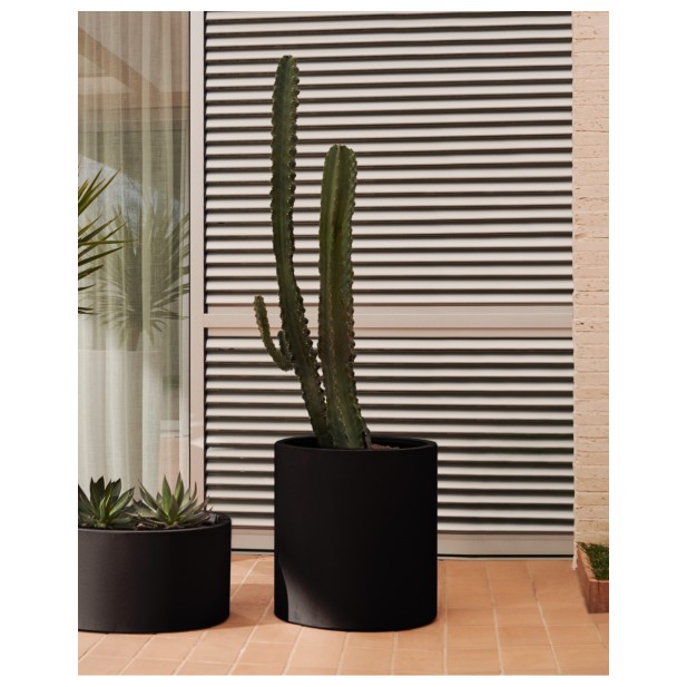 Macetero Aiguablava de cemento negro...