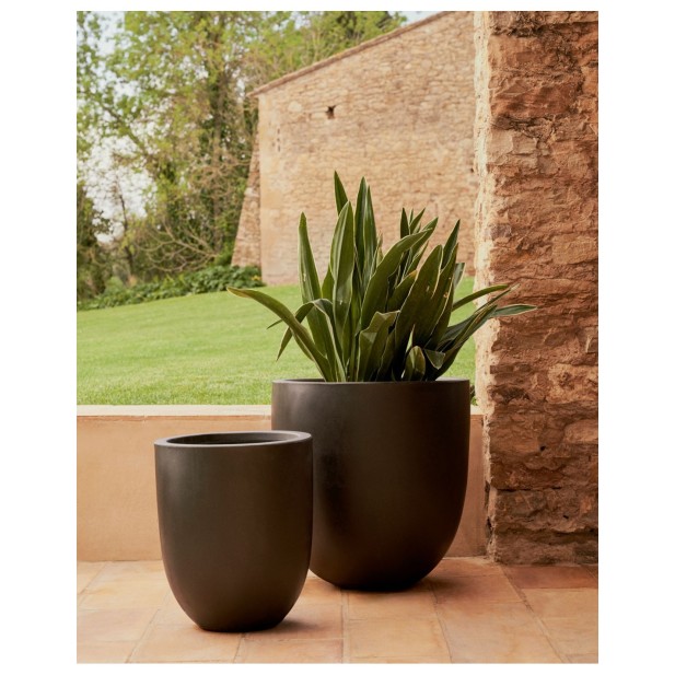 Macetero Aiguablava de cemento negro...