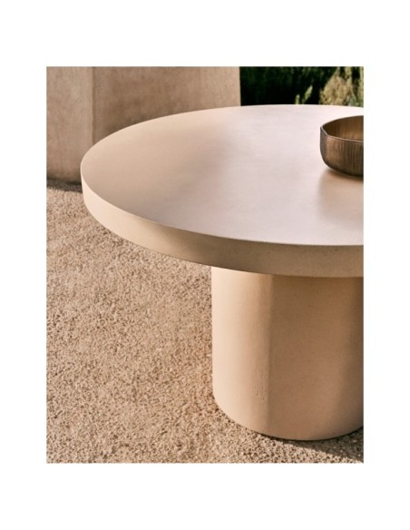 Mesa redonda Aiguablava de cemento beige Ø 120 cm - Kave Home