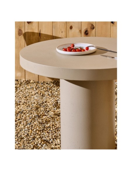 Mesa redonda Aiguablava de cemento beige Ø 90 cm - Kave Home