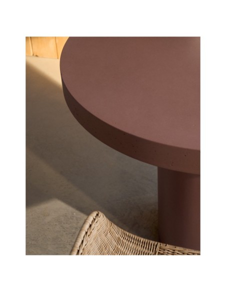 Mesa redonda Aiguablava de cemento terracota Ø 90 cm - Kave Home