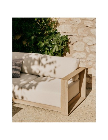 Sofá Ambra de 2 plazas de madera maciza de acacia con acabado claro 174 cm - Kave Home